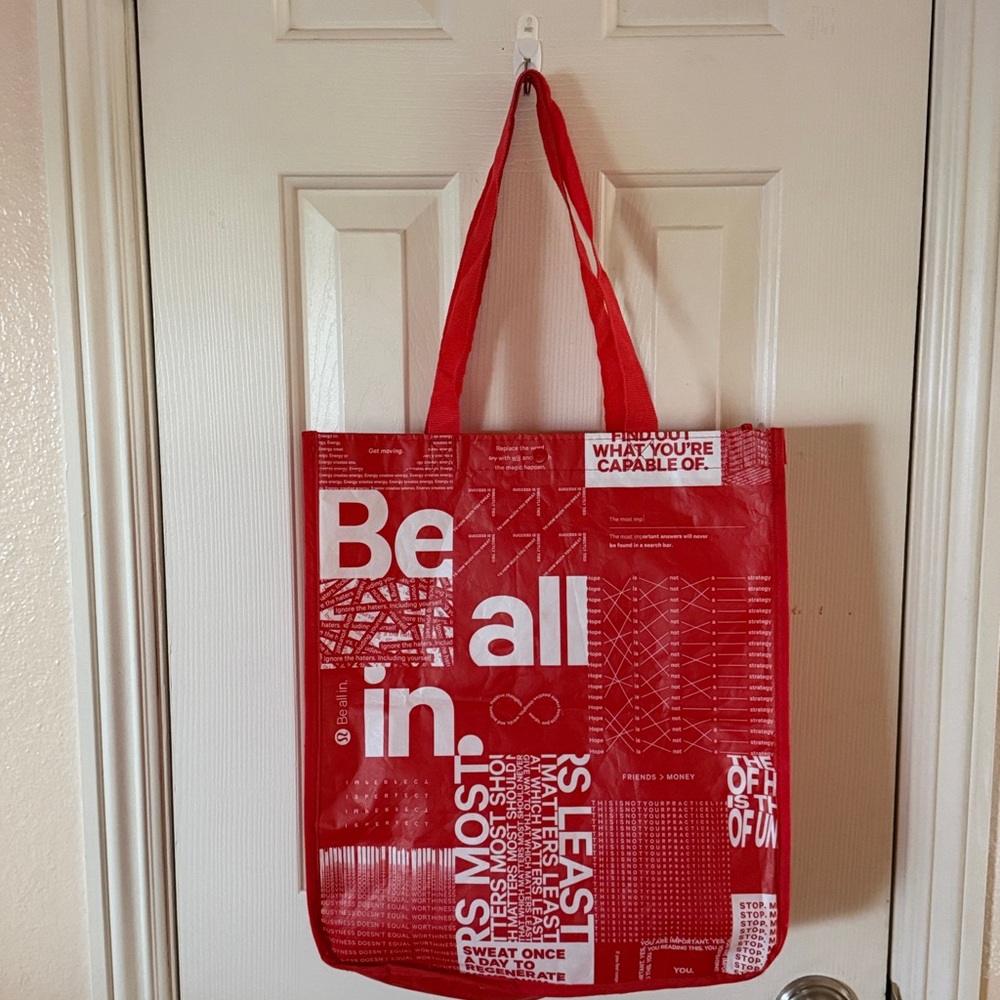🛍️ LULULEMON SHOPPING BAG 🛍️ NWOT 🛍️ - Picture 10 of 12